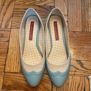 B.A.I.T Retro Style Blue and off-white Shoes with Kitten Heel